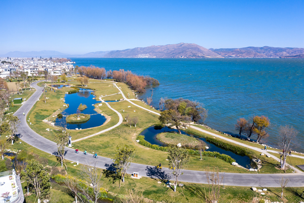 云南旅游价格 - 洱海之滨添美景