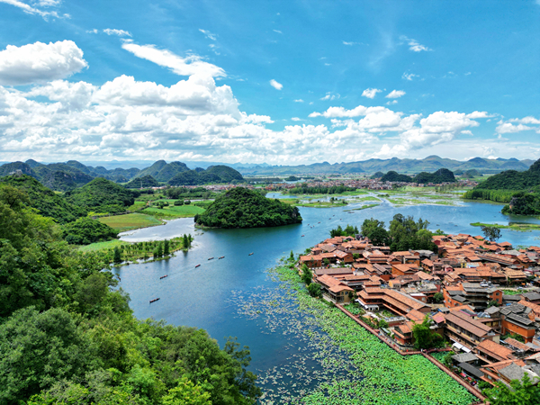 云南旅行社 - 文山丘北县：普者黑湖美景引客来